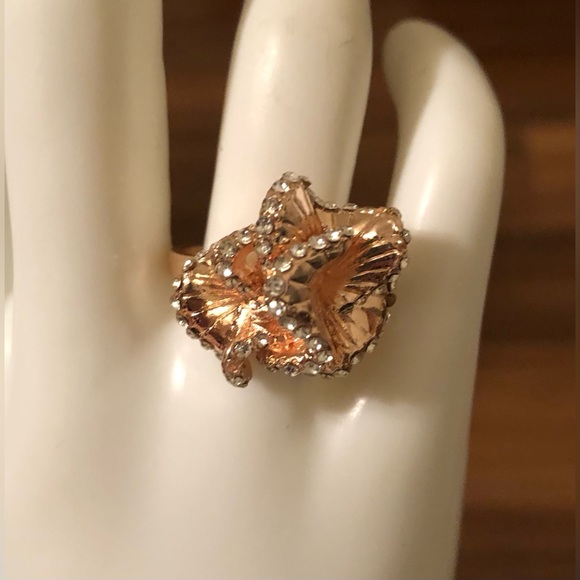 💰SALE💰Ring;Camellia Flower;Inlaid Zircon; Zinc Alloy;Tarnish & Fade Resistant - Picture 3 of 3